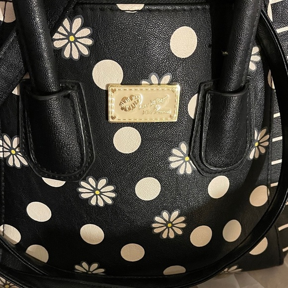 Betsey Johnson Black and White Floral Women's Bag - Picture 5 of 6